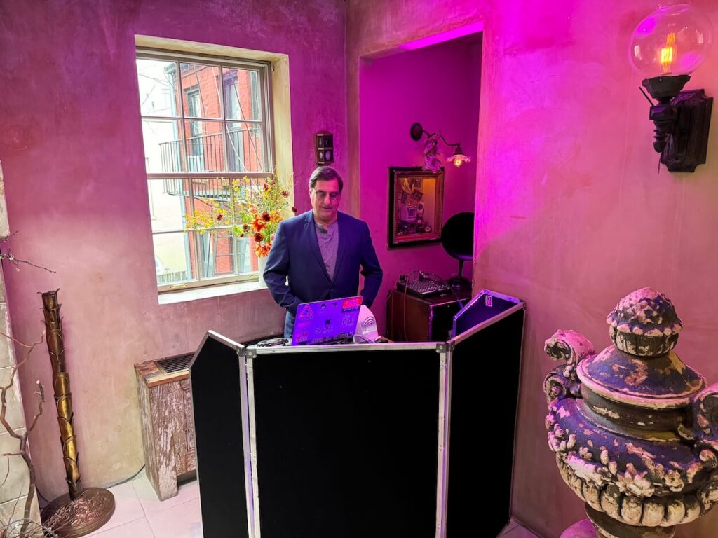 dj dave swirsky set up at 632 on Hudson NYC